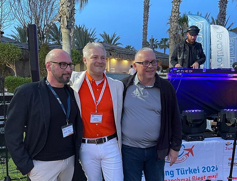 Bereit für den Abschlussabend (von links): Mario Krug, Carsten Seelmeyer und Uwe Riedel, Leiter der RSO-Rechtsabteilung
