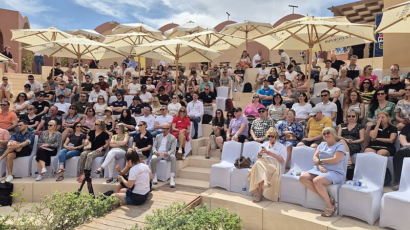 Das Amphitheater des Daisy‘s bildete den Rahmen für den ersten Gemeinschaftstag mit vielen Vorträgen und Präsentationen. Foto: sl