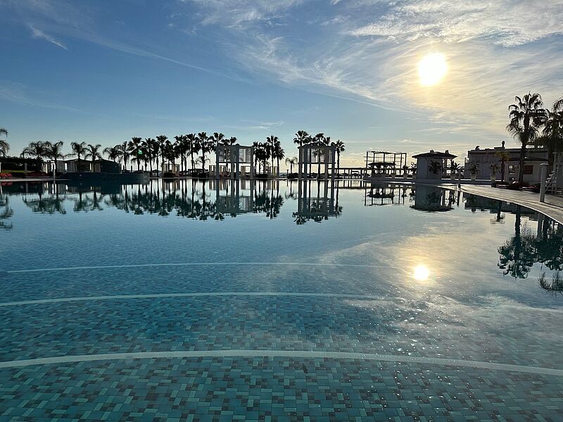 Abendstimmung am großen Pool des Selectum Luxury Resorts Belek