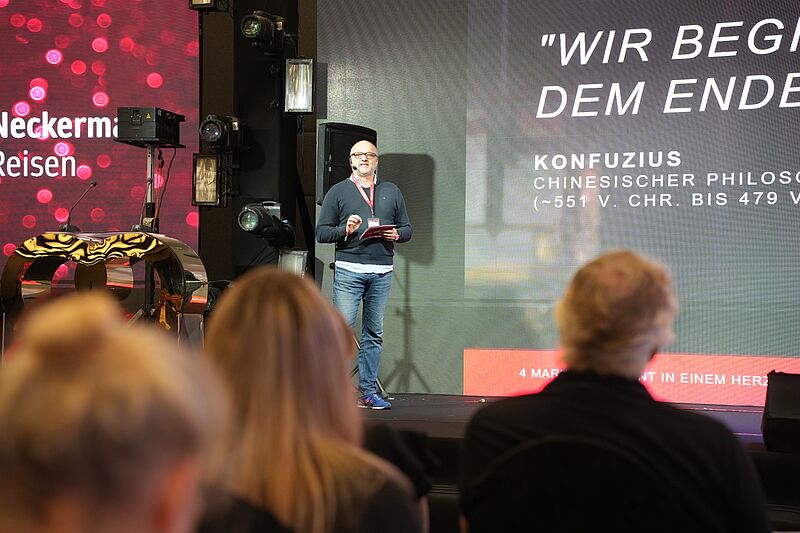 Product Director Lothar Münzenthaler informiert über die Produkt-News 2025