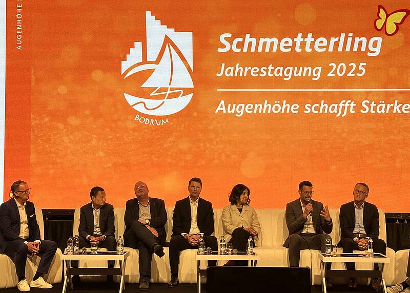 Standen Rede und Antwort (von links): Richy Reindl, Uwe Mohr (Aida), Detlef Schroer (SLR), Georg Welbers (Alltours), Songül Göktas-Rosati (Bentour), Constantin Barnow (TUI) und Mark Tantz (Dertour)