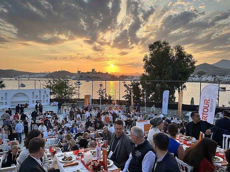 Der Abend im Open-Air-Club Halikarnassos wurde von Dertour gesponsort