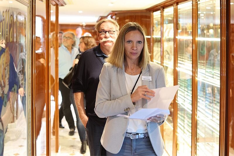 In kleinen Gruppen ging es anschließend auf Schiffsführung