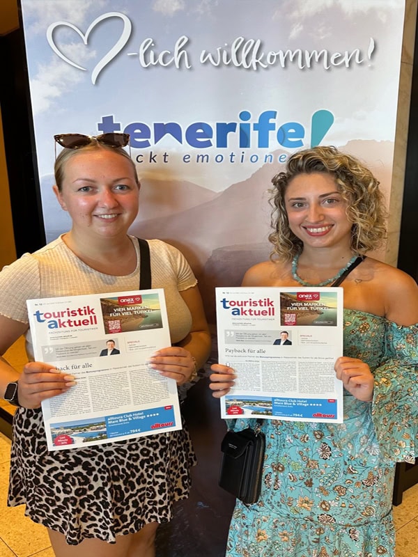 Laurine Redeker vom Reiseland Reisebüro in Bad Harzburg (links) und und Isabell Flora Barat, damals Reisebüro Columbus