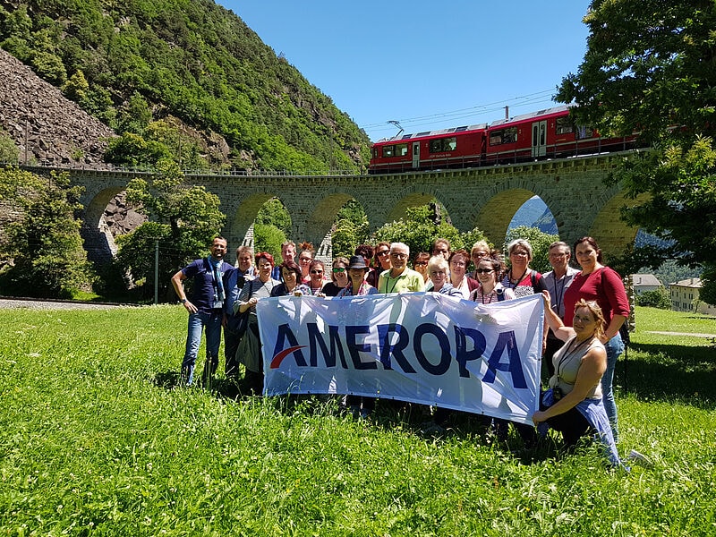 Andreas Zahn, Bereichsleiter Touristik (links), mit Vertriebsleiter Christophe Aßmann