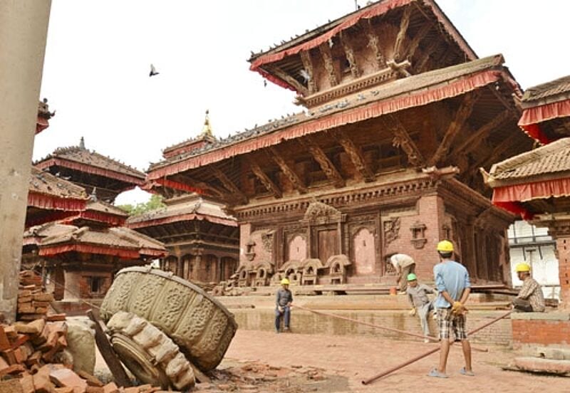 Wiederaufbau auf dem Durbar Square in Kathmandu: Der größte Teil des Landes ist wieder bereisbar