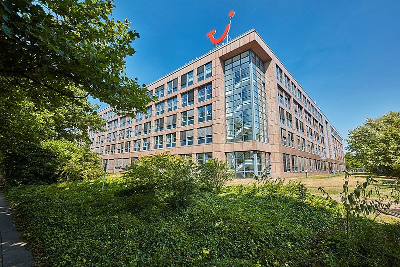 Der TUI Konzern setzt sein operatives Geschäft aus