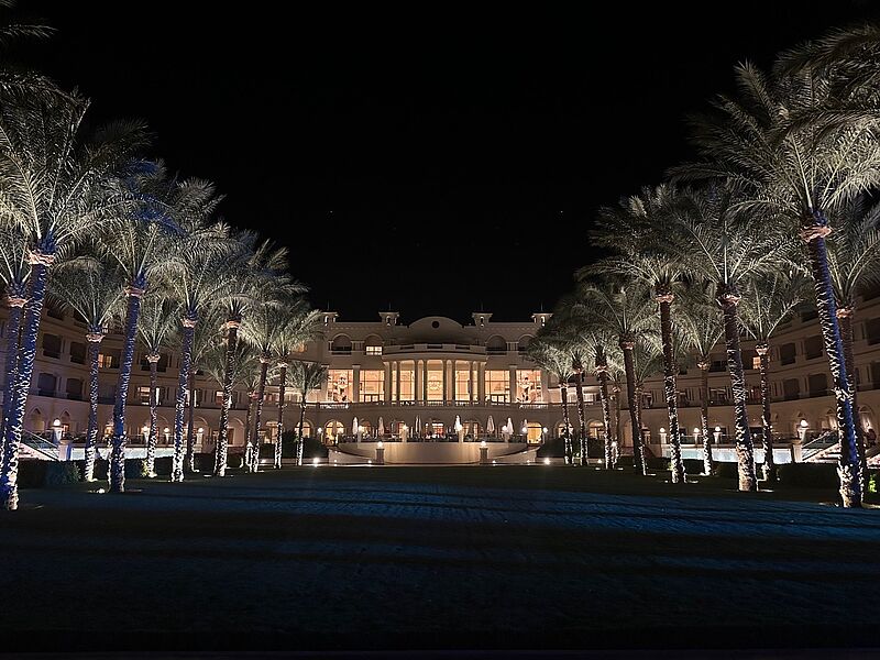Ein bisschen wie das Weiße Hause: Hauptgebäude des Baron Palace