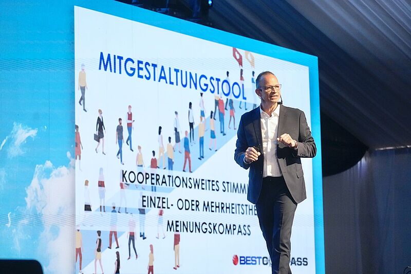 Best-Vorstand Cornelius Meyer präsentierte das neue Mitgestaltungs-Tool Best-Compass. Foto: Jörg Sänger