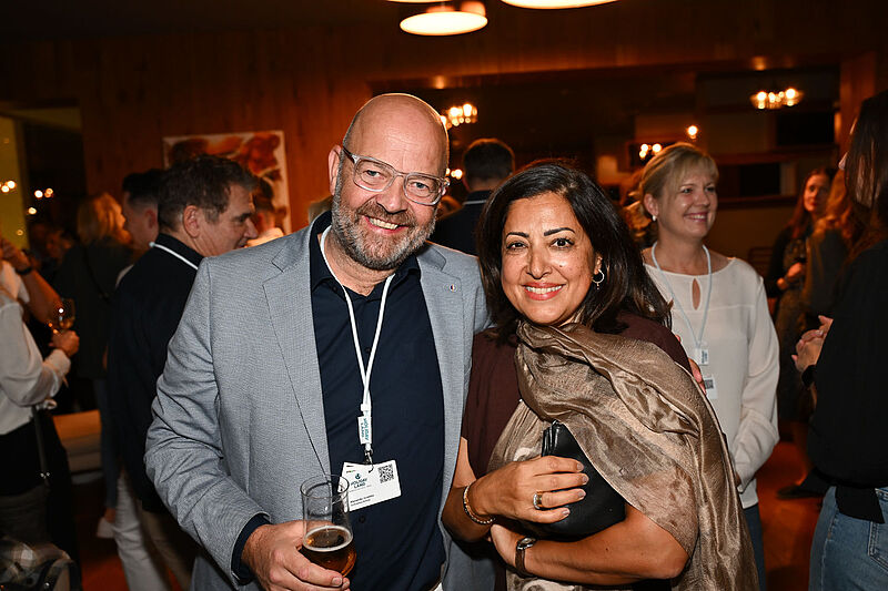 Auch viele Partner waren vertreten, hier Alexander Juretzka (Sun Express) und Songül Göktas-Rosati (Bentour). Foto: Jörg Puchmüller/Holiday Land