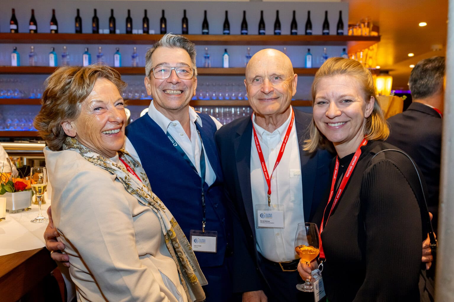 Gabi Reminder Schray von den Euro Lloyd Breuninger Büros mit Uwe Friedt von Aldiana, Bernd Schray (Beejees Agentur) und Andrea Rieger von Studiosus