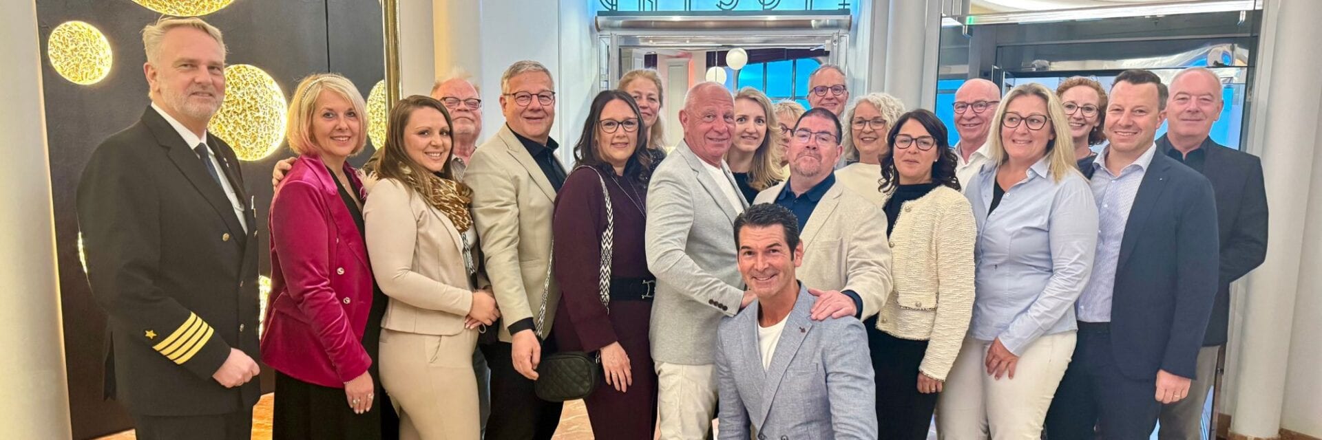 Teilnehmende des „Club der Besten“ von TUI Franchise auf ihrer Kreuzfahrt mit der MS Europa durch die Kanaren.