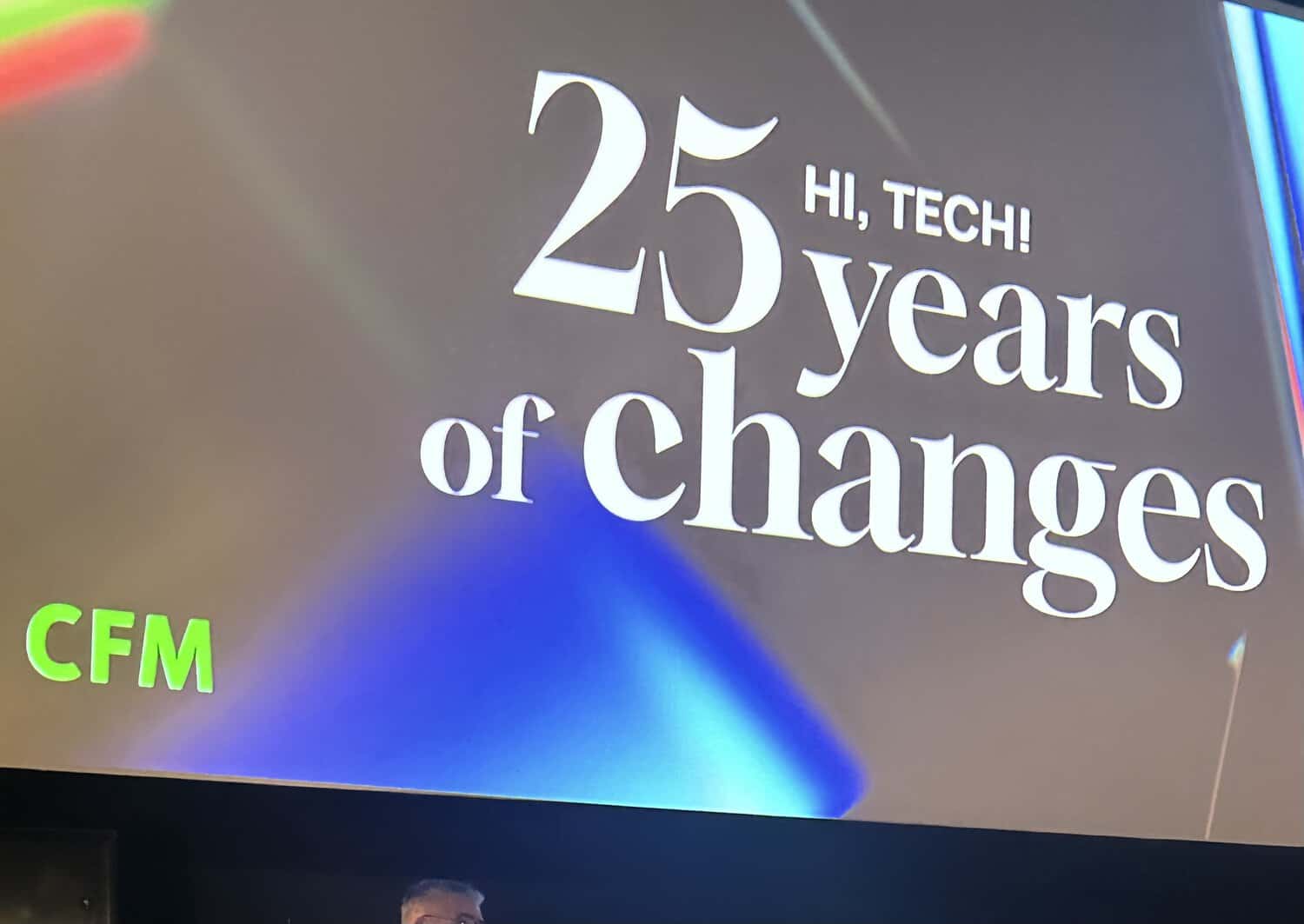 Eine Präsentationsfolie mit dem Text '25 years of changes' und dem Logo 'CFM' in grüner Schrift auf dunklem Hintergrund.